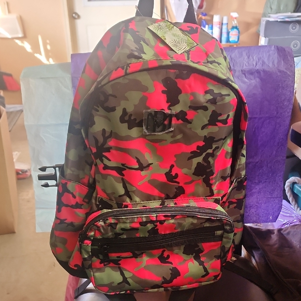 Badgley Mischka Full Sz Camouflage Backpack w/ Detach. Lunch Fanny Pack Nwt